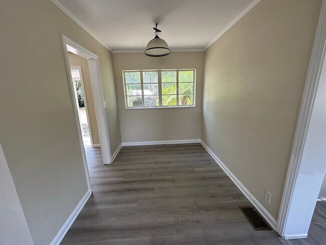 Building Photo - Eustis - 3 Bedroom, 1 Bathroom – $1795