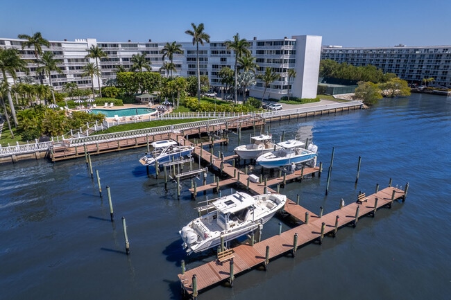 Building Photo - 2505 S Ocean Blvd