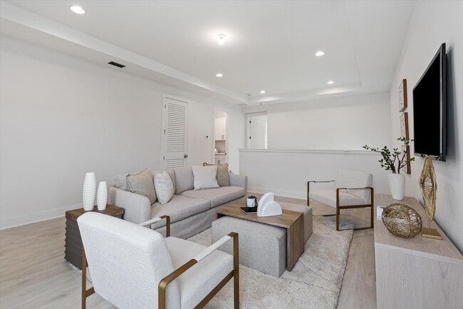 Building Photo - 13211 Artisan Cir