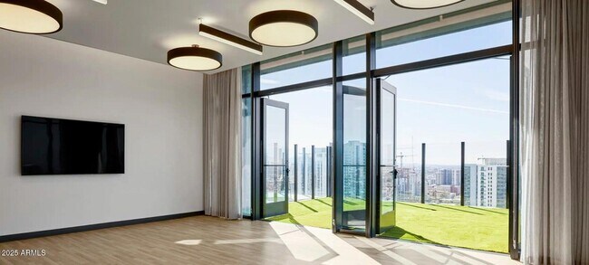 Building Photo - 817 N 6th St