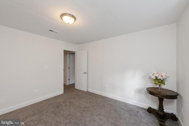 Building Photo - 25532 Byrnes Crossing Dr