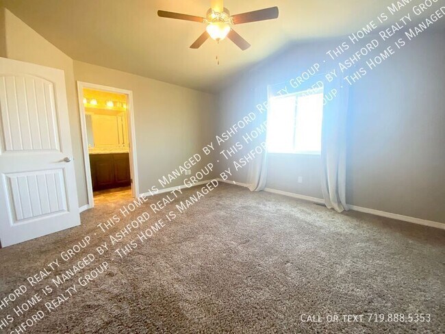 Building Photo - 6142 Meadowbank Ln