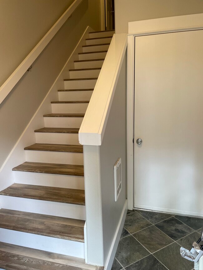 Building Photo - 1935 NE 50th Way