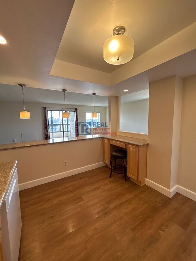 Building Photo - 13890 E Marina Dr
