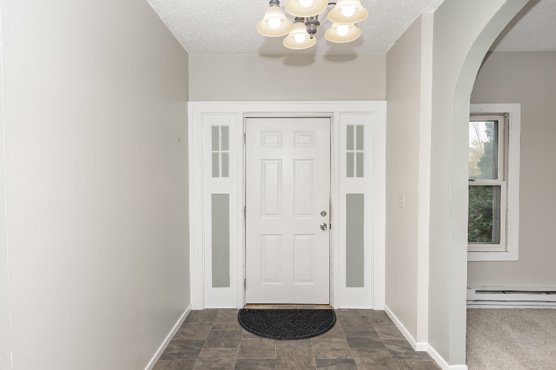 Building Photo - 344 6th Ave S