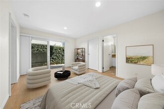 Building Photo - 221 Cabrillo St