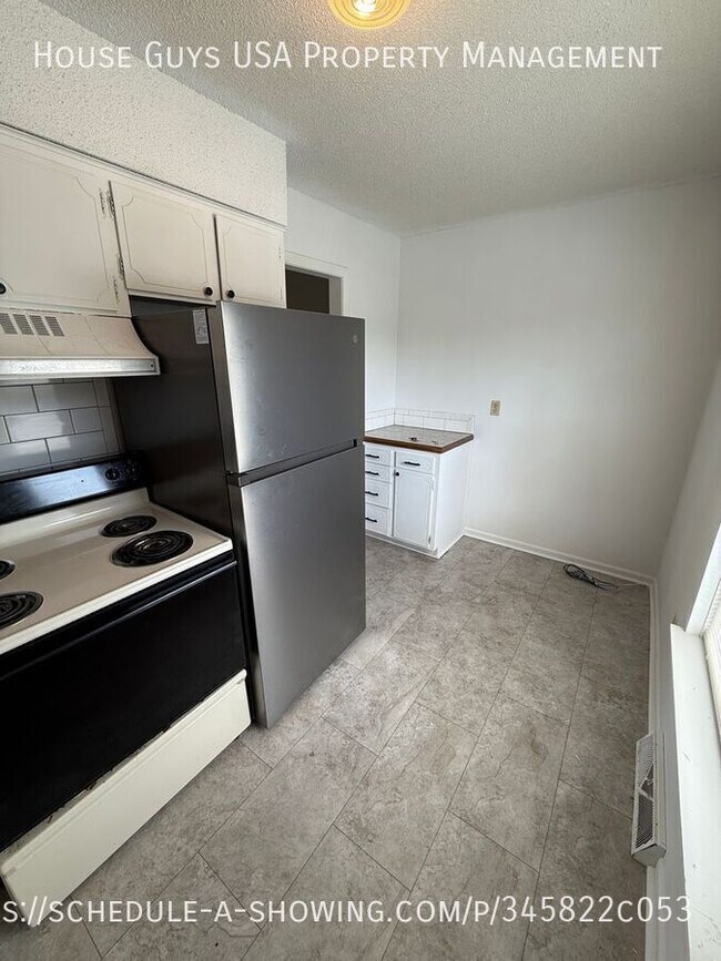 Building Photo - 8608 Countryshire Ln