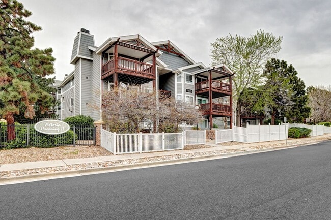 Primary Photo - 2 bed 1 bath Condo in Victoria Crossing II