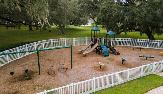 Building Photo - 24806 Black Creek Ct