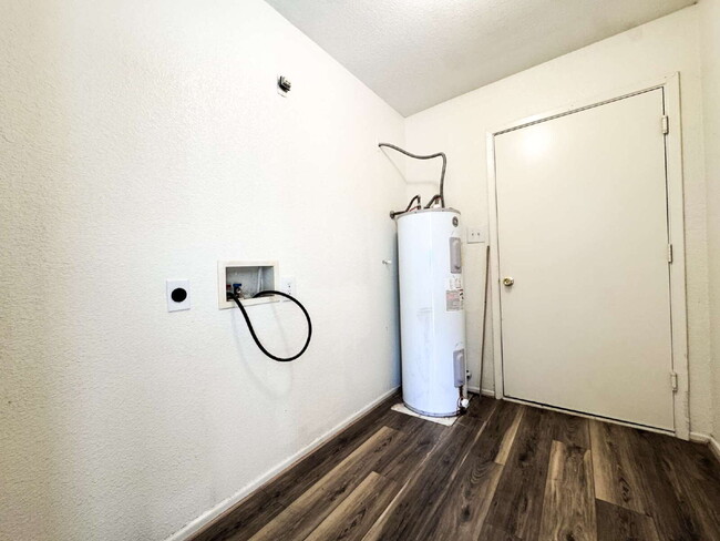 Building Photo - "Spacious 4-Bedroom Home in Yuma with 2 Full Baths!"