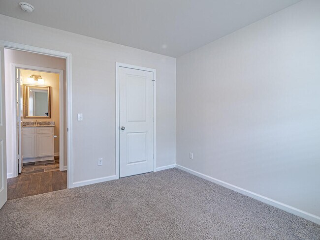Building Photo - 1830 Lacebark Dr