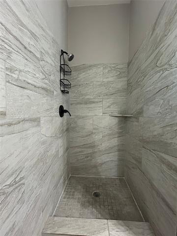 Building Photo - 922 E Dashwood St