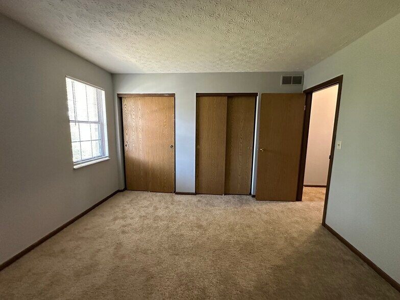 Building Photo - 6449 Brookedge Ct