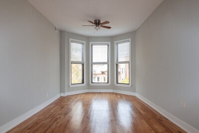 Building Photo - 625 W Oakdale Ave