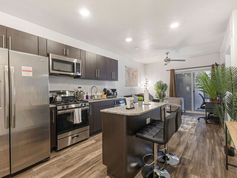 Building Photo - 360 S 400 W