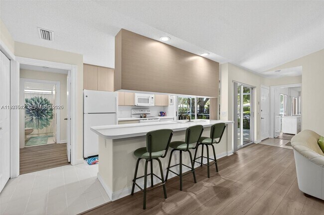 Building Photo - 7102 Geminata Oak Ct