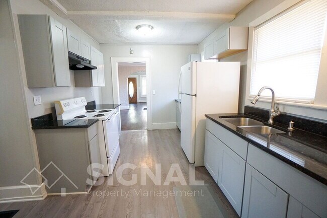 Building Photo - 7801 6th Ave S