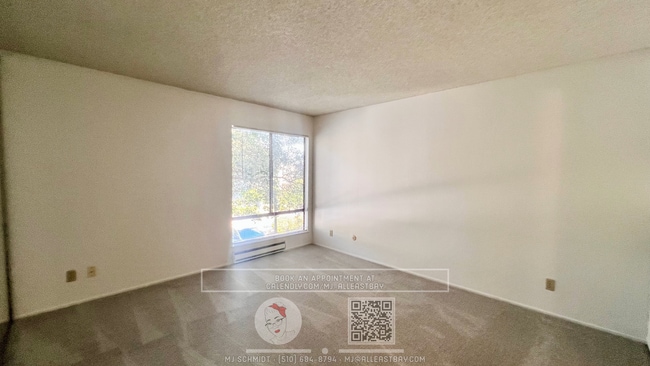 Building Photo - Waterfront 1 bedroom located at the resort style Watergate complex included ameneties, water, gar...