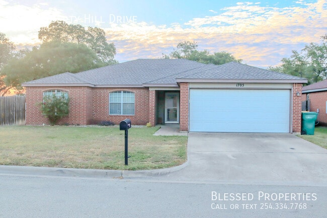 Primary Photo - 1705 Liberty Hill Dr
