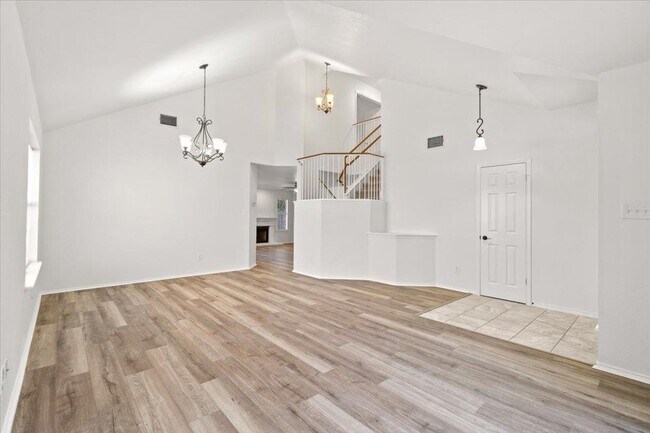 Building Photo - 15423 Quinley Dr