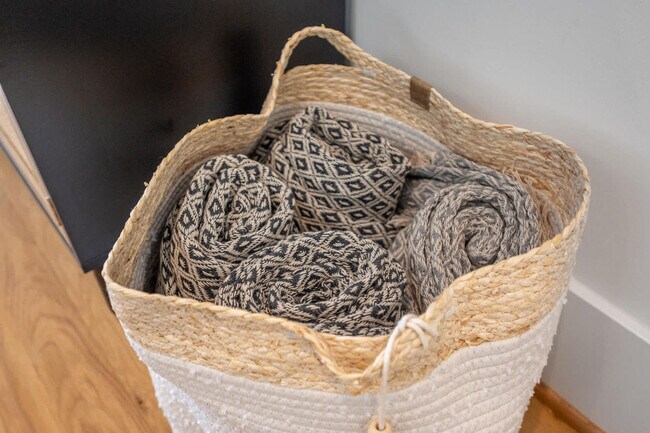 Building Photo - 2019 James St