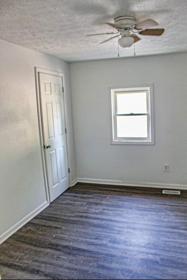 Building Photo - 2157 Bellefontaine St