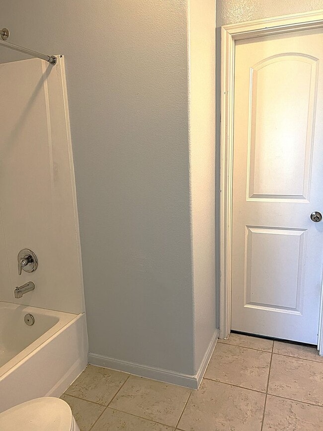 Building Photo - Spacious Four Bedroom Home Conveniently Located in Carpenters Landing