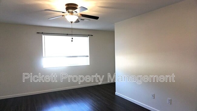 Building Photo - 4855 Bowwood Cir NE