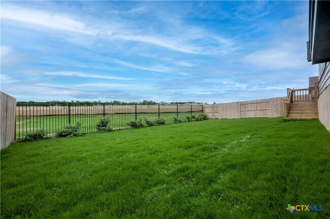 Building Photo - 576 Billowing Way