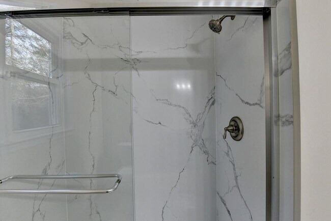 Building Photo - 200 Pine Bridge Trail