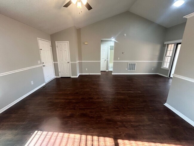 Building Photo - 207 Coronado Rd