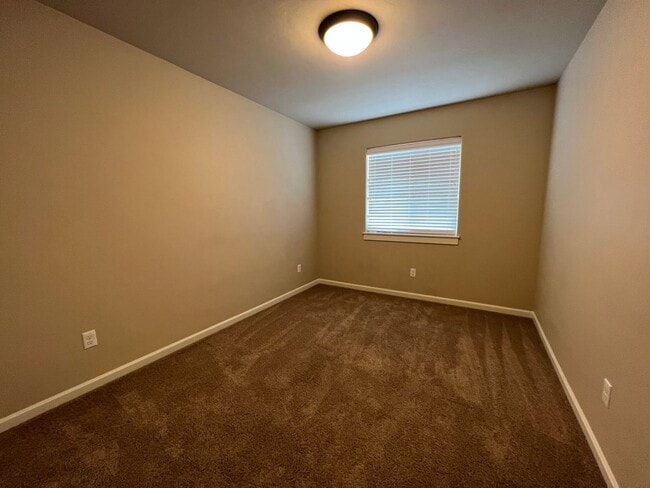 Building Photo - 3395 SW 28th St