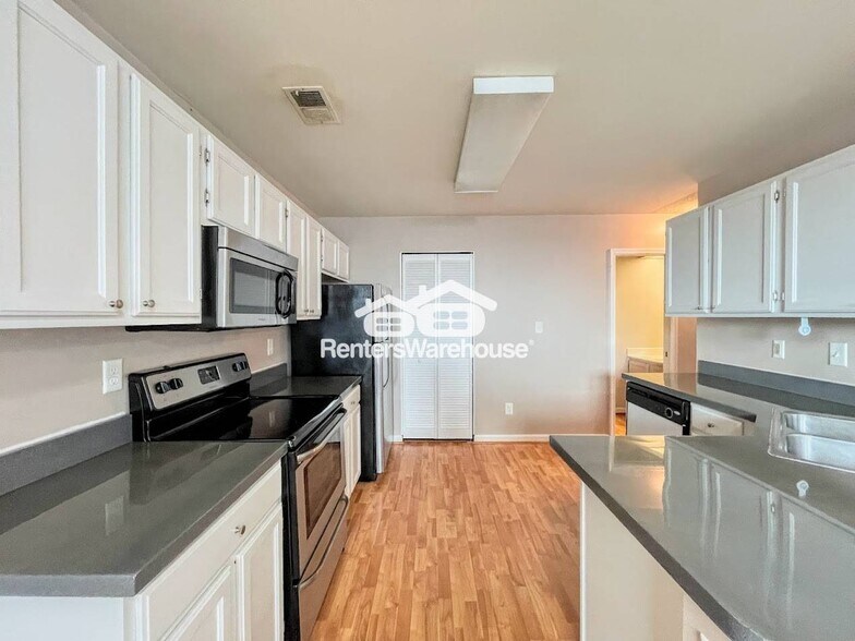 Building Photo - 947 Shoal Creek Trail