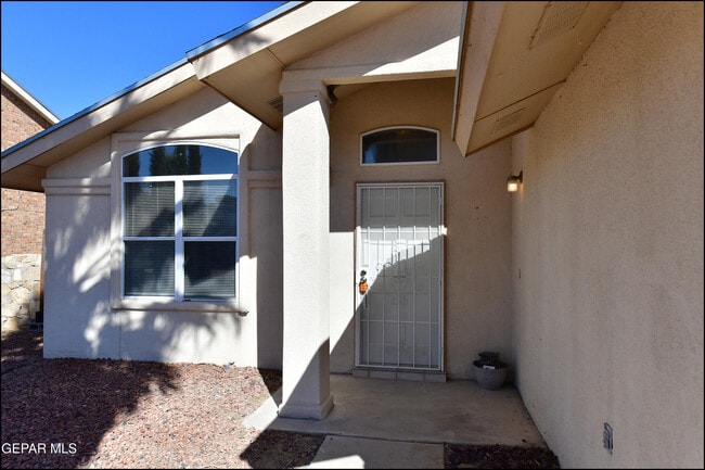 Building Photo - 12257 Robert Dahl Dr