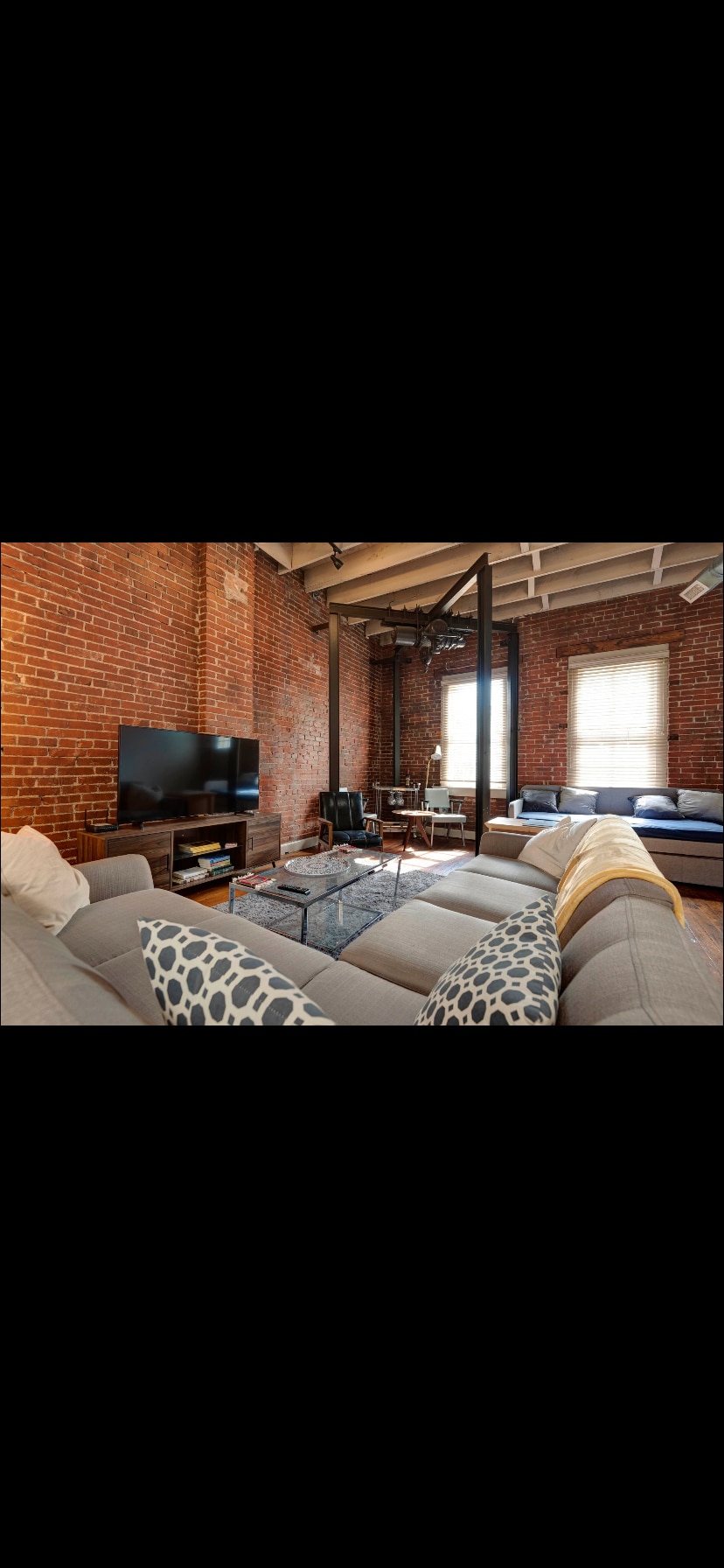 Building Photo - 430 S Campbell Ave