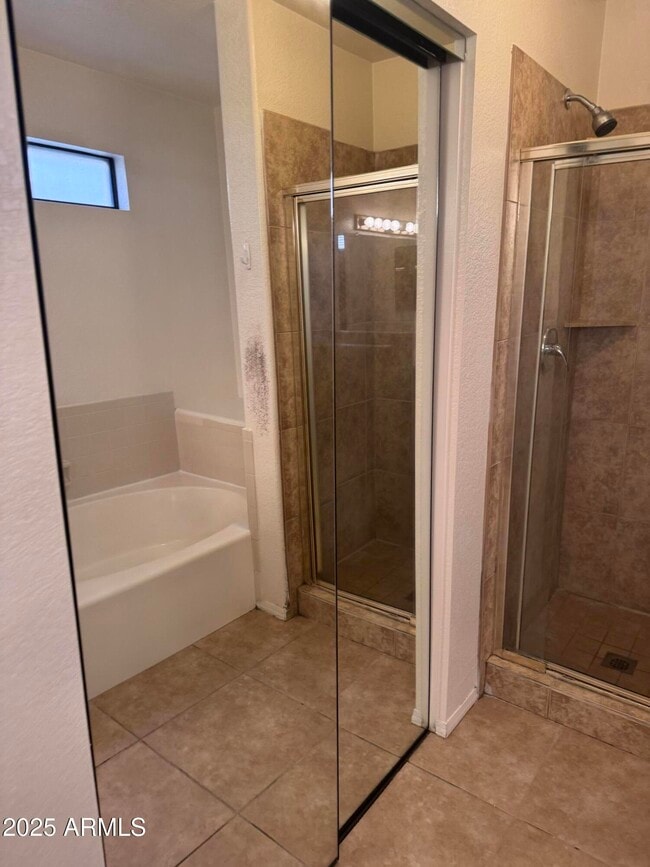 Building Photo - 4424 E Tanglewood Dr