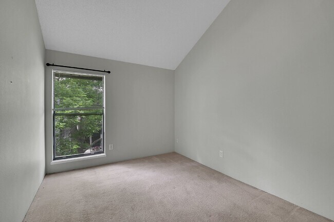 Building Photo - $1,900.00 - 2 Bedroom, 1 Bathroom, Condo i...