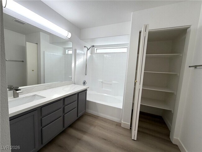 Building Photo - 7383 W Diablo Dr