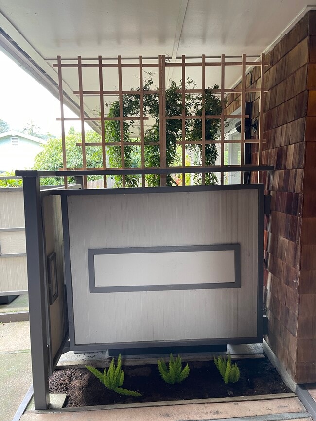 Building Photo - 36 Redwood Ave