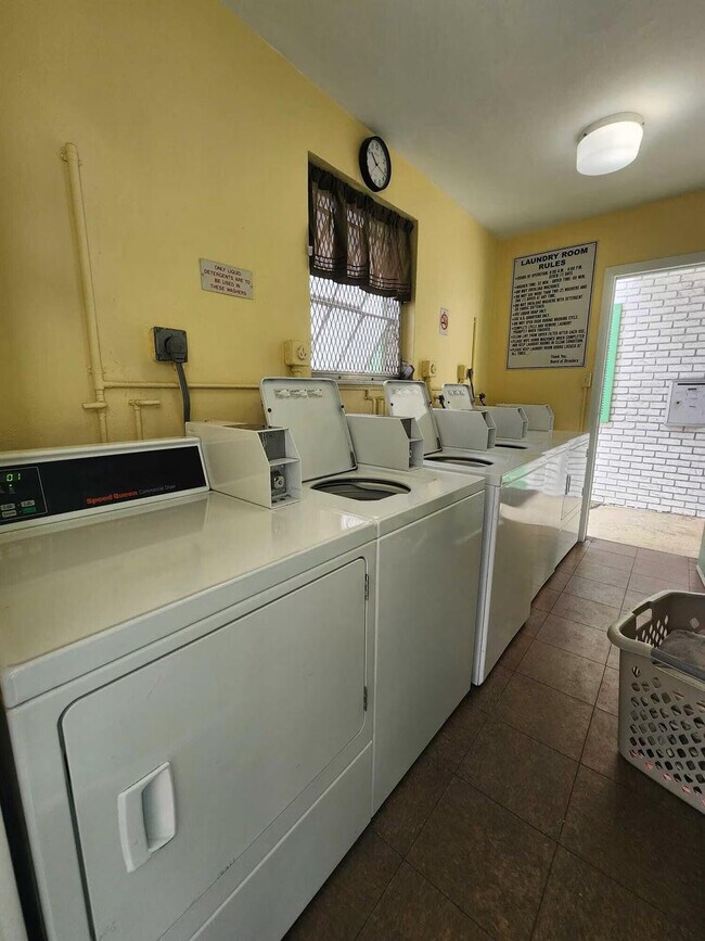 Building Photo - 1801 NE 62nd St