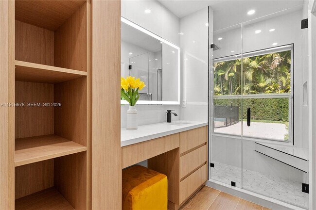 Building Photo - 1021 Matanzas Ave