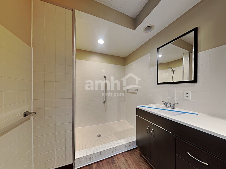 Building Photo - 3725 Waterbridge Ln