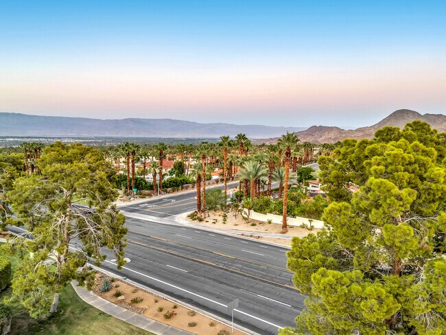 Building Photo - 48594 Oakwood Way
