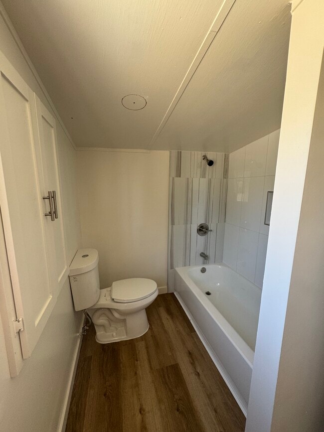 Building Photo - 40253 Johnston Ave