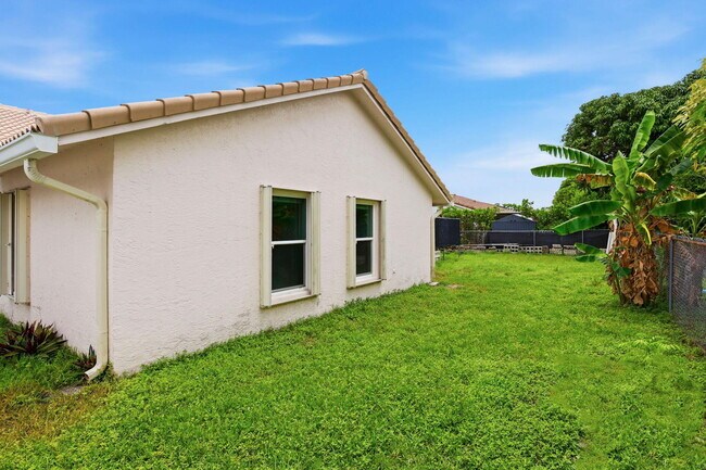 Building Photo - 2171 NW 76th Ave