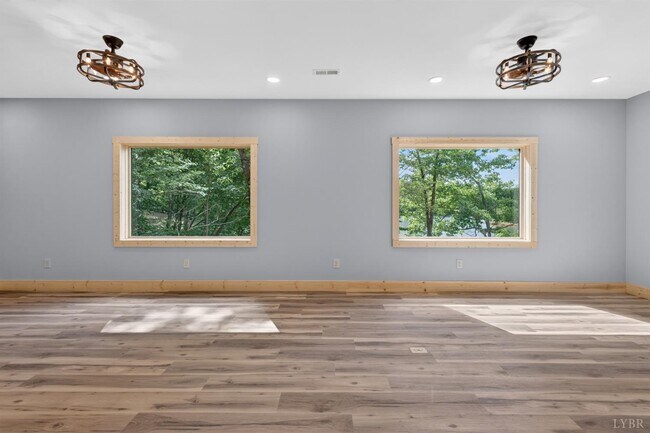 Building Photo - 308 Acres Ct