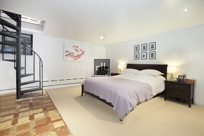 Building Photo - 121 W 92nd St