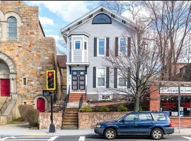 Primary Photo - 96 Warren St
