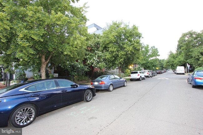 Building Photo - 1535 K St SE