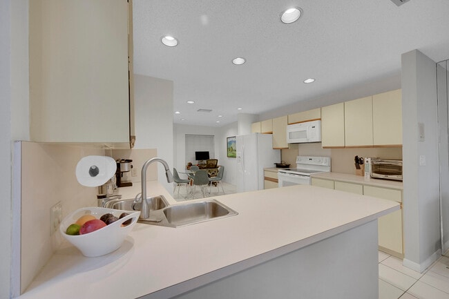 Building Photo - 17094 Boca Club Blvd